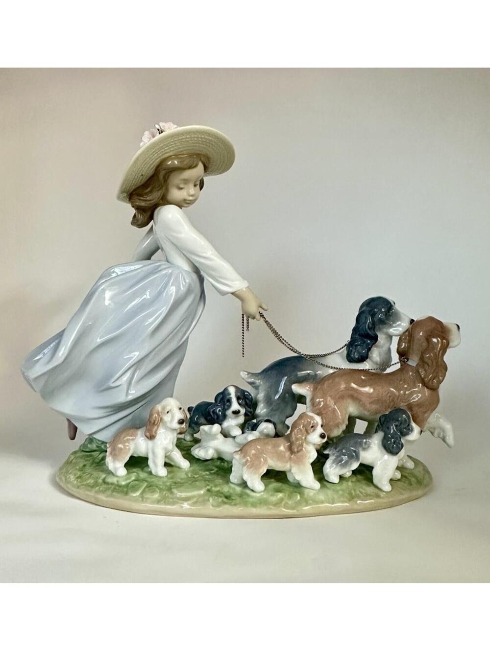Lladro Figurine 6784 Puppy Parade design by Antonio Ramos-No box